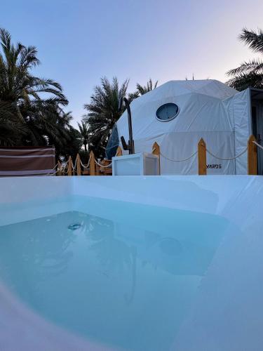 Piscina a قبة همس o a prop
