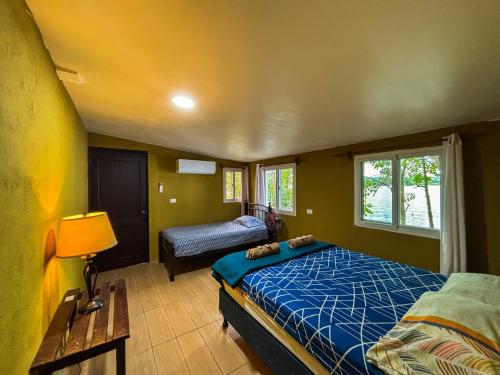 Llit o llits en una habitació de B&B Del Lago