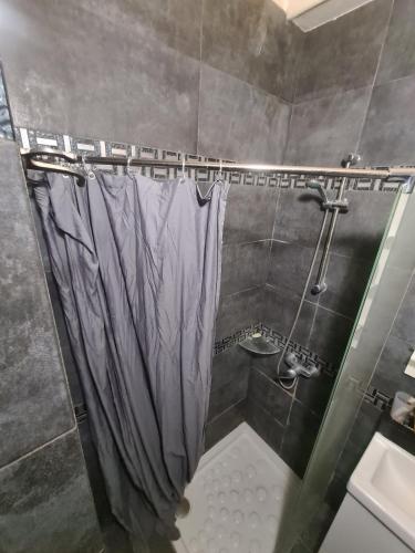Quiet studio ideal for couples