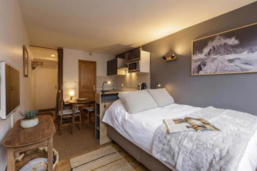 Le Cham 106 Modern Studio in Central Chamonix | Walk to Ski Lift & Town Center - Happy Rentals