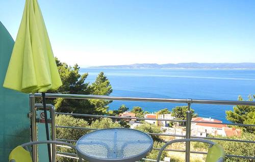 2 Bedroom Cozy Apartment In Brela