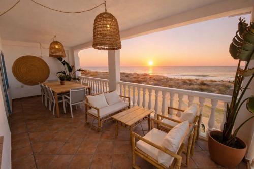 Villa AMANAY a Primera Línea de Playa con Piscina Privada By XimoApartments