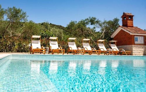 Family-friendly apartments with swimming pool Palit, Rab - 24995