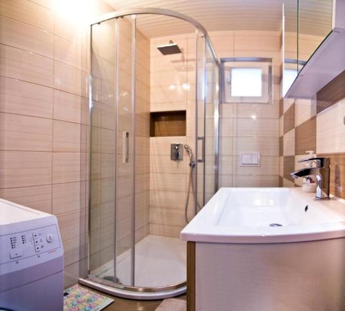 Family-friendly apartments with swimming pool Palit, Rab - 24995