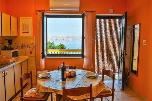 Apartments with parking space Senj - 25225