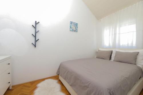 Apartments with parking space Okrug Gornji, Ciovo - 25259