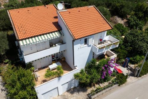 Apartments with parking space Igrane, Makarska - 25288