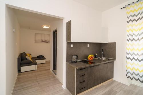 Apartments with parking space Crikvenica - 25306