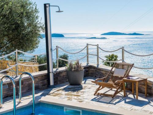 Apartments Villa Capitano - Two Bedroom Apartment with Balcony and Sea View UTI