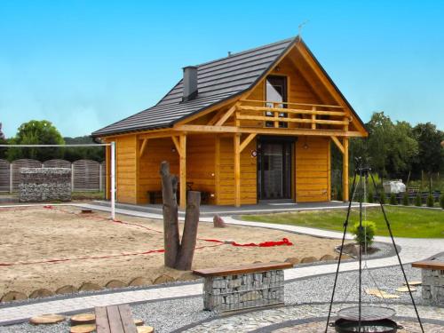 Holiday cottages with fireplace, right by the lake