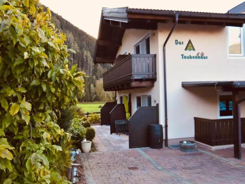 Apartment with terrace in Hollersbach