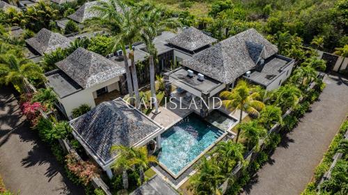 Tropical luxury in a 5-bedroom villa