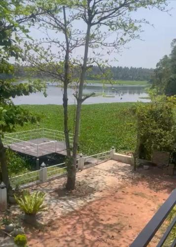 a view of the lake from the house at Sedna hotel in Mahawewa