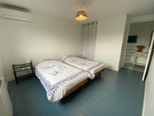 Saint Raphael-Parc Santa Lucia waterfront villa
