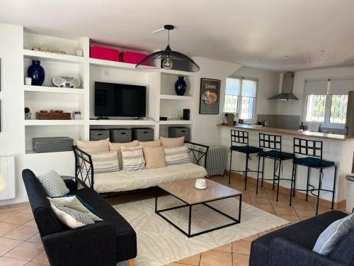 Saint Raphael-Parc Santa Lucia waterfront villa