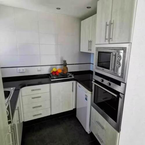 Comfy sea view apartment with parking