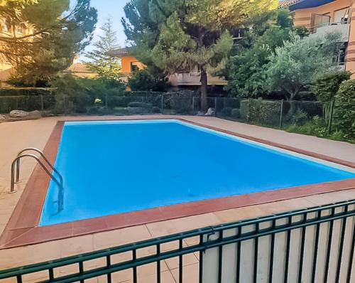 Duplex moderne et lumineux avec piscine et parking