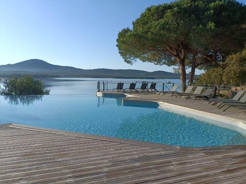 Appt neuf 2-4 pers avec loggia - Piscine chauffée - Bord de mer - Corse du Sud- Bonifacio