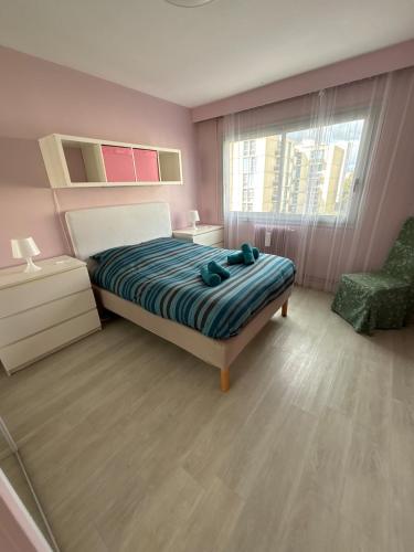 2 Bedrooms, Secure residence, Parking!