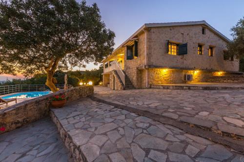 Piscina a Oros Residence o a prop