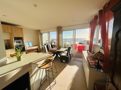 Le Romance rooftop piscine parking terrasse vue mer