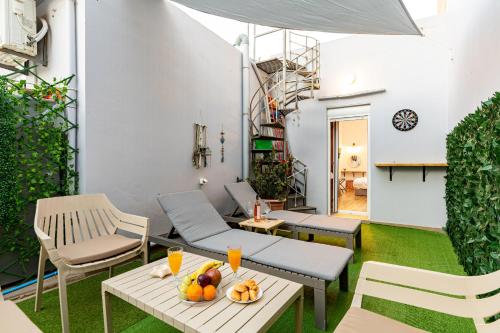 Sea & City - Luxury Seaside Maisonette with Private Rooftop Cinema - 50m from Beach & 300 m from Old Town