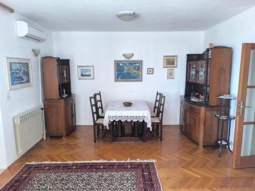 House Deša with a beautiful view on Old Town