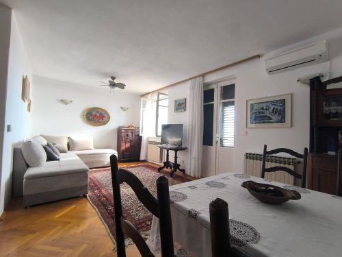 House Deša with a beautiful view on Old Town