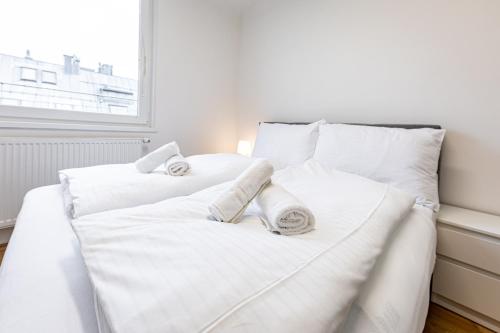 Peaceful & Connected by JR City Apartments