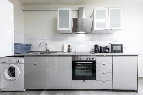 Peaceful & Connected by JR City Apartments