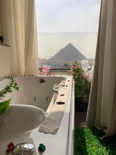 Summit pyramids view inn