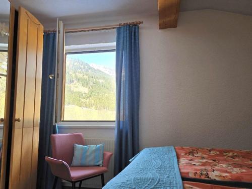 EINZIGARTIG, BERGBLICK, unverbaut, Balkon, Wohnzimmer, 2 Schlafzimmer, ruhig
