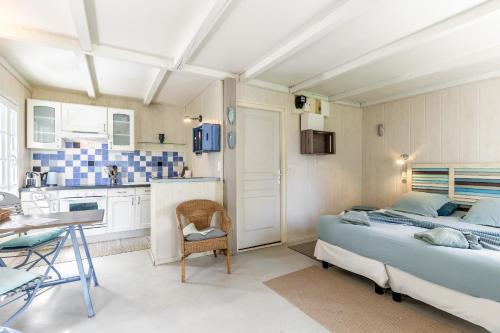 Domaine de Rhodes - 5 Chambres et 7 locations de vacances photo 45