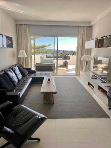 26 - Grand appartement a Marbella Golden Mile vue sur me