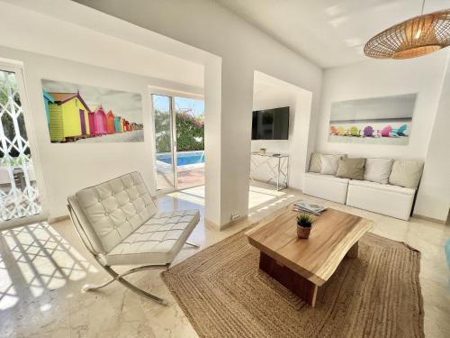 58 - villa 4 chambre piscine prive proche de la mer a Cancelada