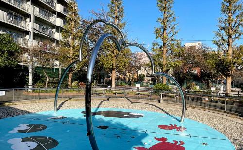 AiES Kita-Senju, 1st floor, 8-minute walk from Kita-Senju Station, direct access to Tokyo Skytree, Asakusa, Akihabara, Ueno, Ginza, Roppongi, Shibuya, 3 beds, maximum occupancy 4 people, 40 square meters with Kitchen appliances