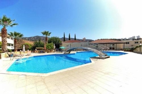 Two BR, Pool, Smart TV, Wi-Fi, Dishwasher & Washer