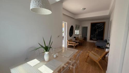 Lykavittos view - Loft Athens