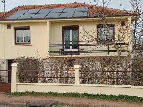 Maison accueillante à Montluçon avec jardin privatif