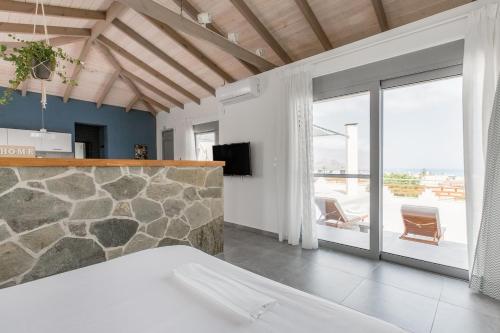Modern Loft with Terrace Views of Kissamos Gulf
