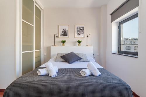 Cheerful Olympic Village Beach Apartment