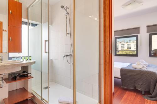 Cheerful Olympic Village Beach Apartment