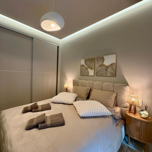 Maison De Luxx A12 Central Luxury Apartment