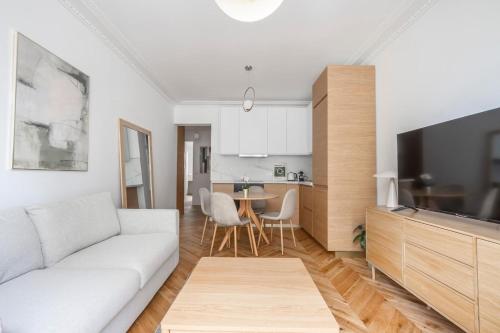 We Parisian Les Invalides Cozy Home