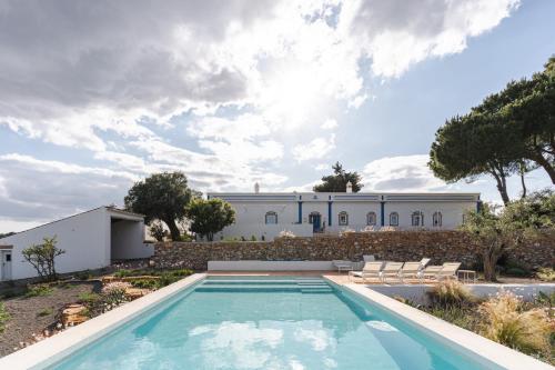 MONTE DA TORRE - Luxury 4 Bedroom Villa with Private Poll