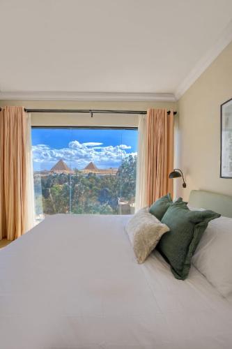 Retro Pyramids & GEM Panorama