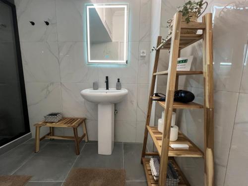 Cozy Plaka Apartment
