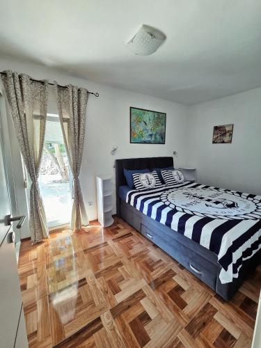 Apartment TIA, private terrace, sea view, jacuzzi