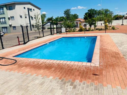 Piscina a Ntombi's Place o a prop