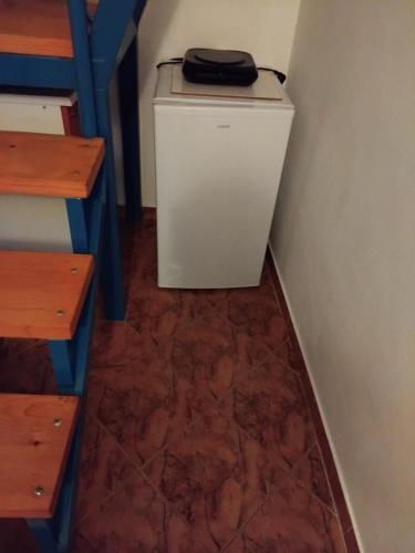 Sara Pula Center Room No1